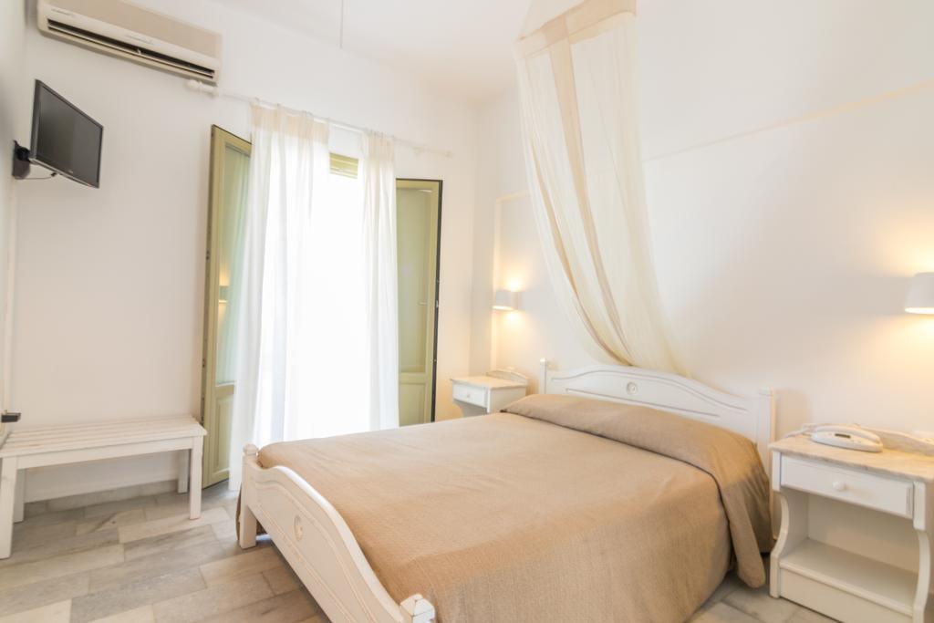 Artemis Hotel Antiparos Bagian luar foto