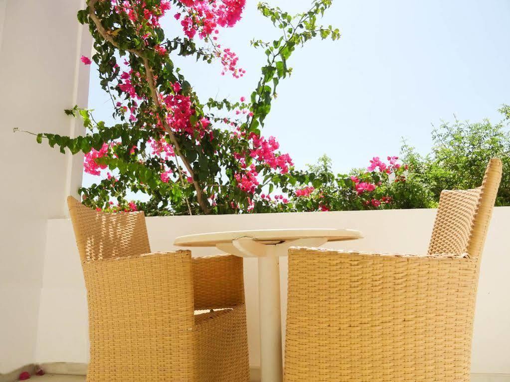 Artemis Hotel Antiparos Bagian luar foto